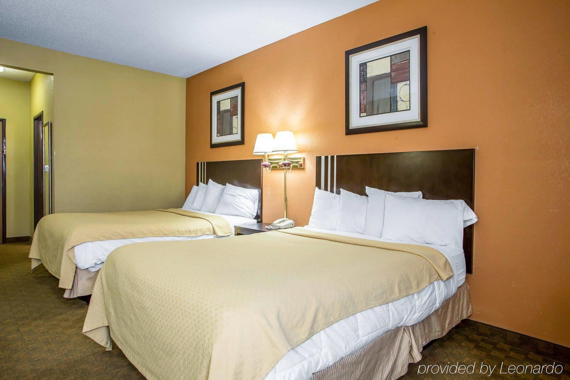 Quality Inn 2*